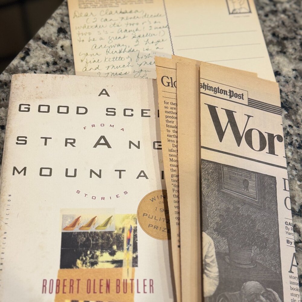 A Good Scent from a Strange Mountain by Robert Olen Butler